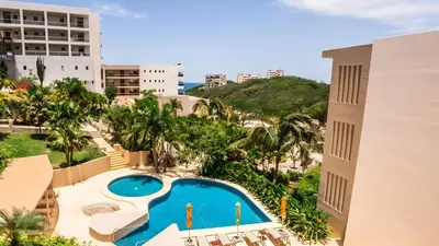 Piscina en o cerca de Luxury 2 bedroom condo by the beach