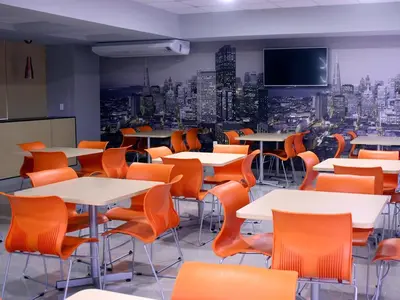 Una televisión o centro de entretenimiento en Hotel Urbainn