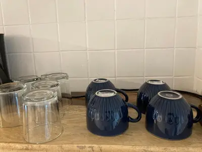Utensilios para hacer té y café en Alojamiento Ideal Junto al Aeropuerto CDMX