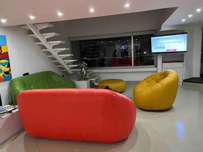 Zona de estar de Spectacular PH with office in front of Perisur