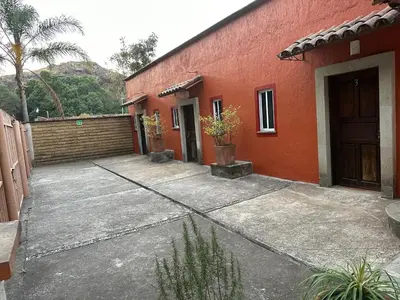 Edificio en el que se encuentra el apartahotel