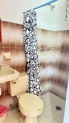 Un baño de Arena Surf Hotel, Puerto Escondido