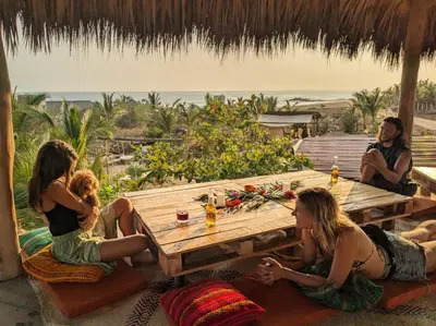 Clientes alojados en ElSueño Ocean view dorm & community vibe