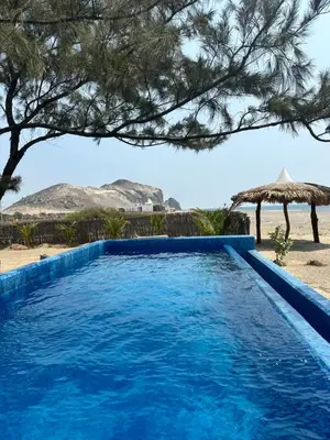 Piscina en o cerca de Punta Conejo Casa Cielo frente a la playa