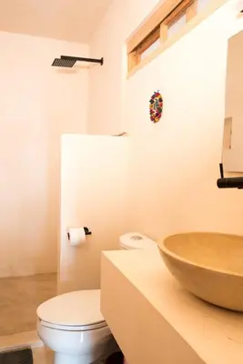 Un baño de Casa Miztli