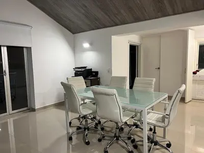 Plano de Spectacular PH with office in front of Perisur