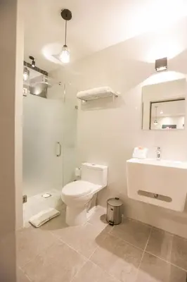 Un baño de Mandarina's House Hotel