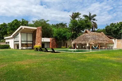 Jardín al aire libre en Villa Tulipan las estacas morelos
