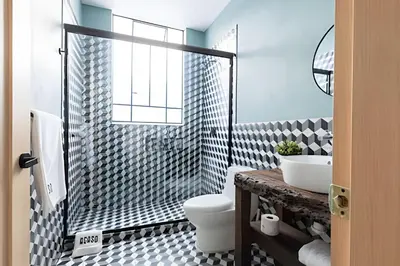 Un baño de Casa 212 con WIFI alta velocidad y estacionamiento