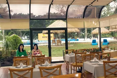 Un restaurante o sitio para comer en Hotel Terranova