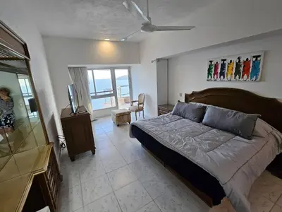 Plano de Tropical Paradise Getaway in Acapulco with Private Infinity Pool