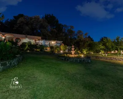 Jardín al aire libre en Cabañas EMAYOLI