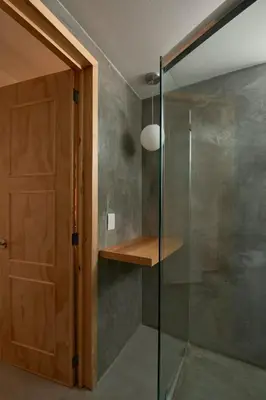 Un baño de Rubina gem in downtown Design Location AC