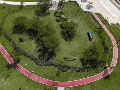 Jardín al aire libre en Bellísima casa de lujo con amenidades y alberca