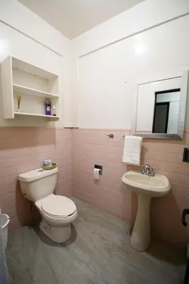 Un baño de Departamento Runa, amplio, bonito y acogedor, completo de 2 recámaras y 3 camas matrimoniales