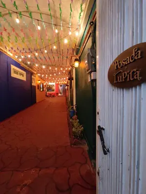 Certificado, premio, señal o documento que está expuesto en Posada Familiar Lupita