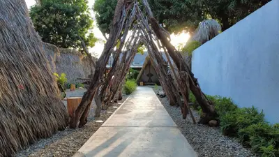 Jardín al aire libre en Tribu Tipis & Surf