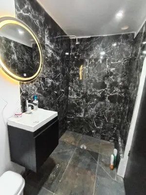 Un baño de Iguana Coliving