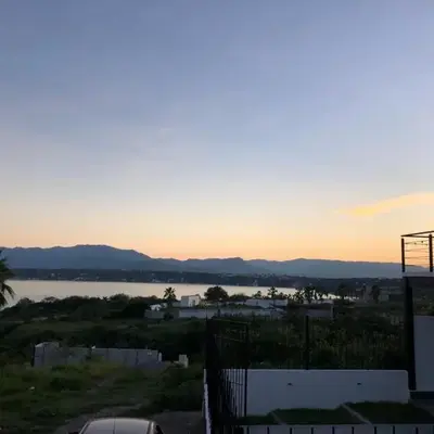 Hermosa casa vista al lago