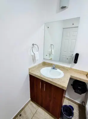 Un baño de Hospedaje K&R