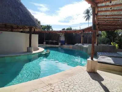 Piscina en o cerca de Ashly Loma Larga