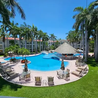 Diamante Lakes Condominium