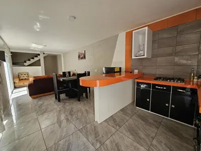 Una cocina o zona de cocina en Sensity Home Riego - Casa Encantadora y amplia