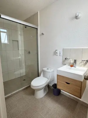 Un baño de Residencial Quetzales