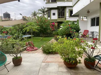 Jardín al aire libre en hotel las olas zicatela 2