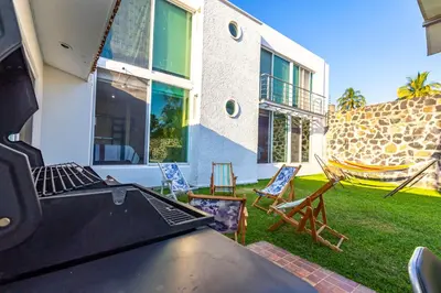 Jardín al aire libre en Casa en Burgos, Cuernavaca