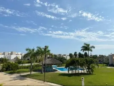 Piscina en o cerca de palmar diamante