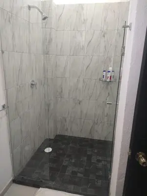 Un baño de Posada los Fuertes