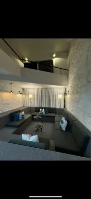 Zona de estar de casita briones