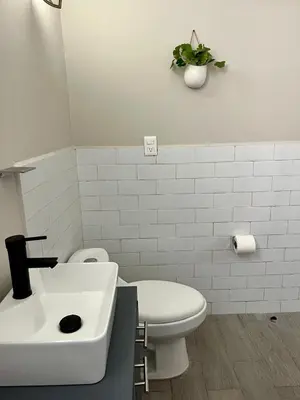 Un baño de Depa Equipado Zona de Estadios & Restaurantes