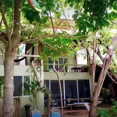 Casa con alberca y acceso directo a la playa