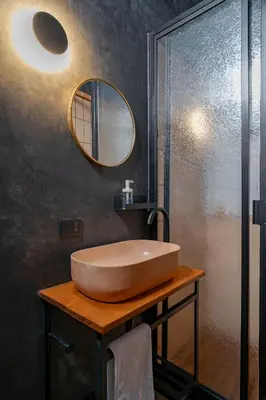 Un baño de Solazul Experiencia & Estancia