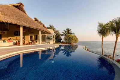 Piscina en o cerca de La Gema Escondida - Puerto's Most Luxurious Villa