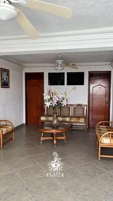 Una televisión o centro de entretenimiento en Casa Esperanza Acapulco