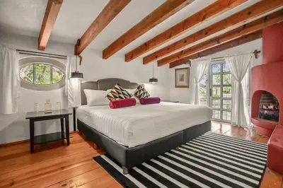 Cama o camas de una habitación en Tepoztlán — Private 5-Casita Mountain Retreat