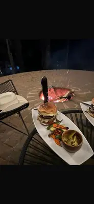 Comida en o cerca de este apartamento
