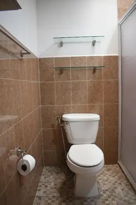 Un baño de Sensity Home Habitación 5 A Cómoda y calida con baño compartido