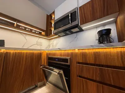 Una cocina o zona de cocina en EOS Suites