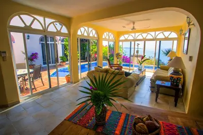 Piscina en o cerca de Casa de La Paz - Beautiful Beachfront Villa