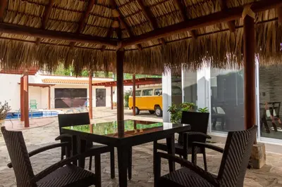 Un patio o zona al aire libre en Casa colibrí