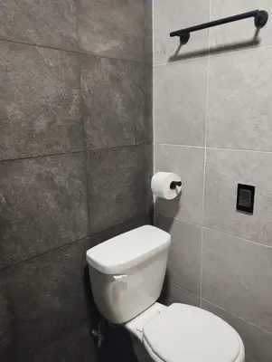 Un baño de Hermosa casita en el centro de Tlatlauquitepec Pueblo Magico