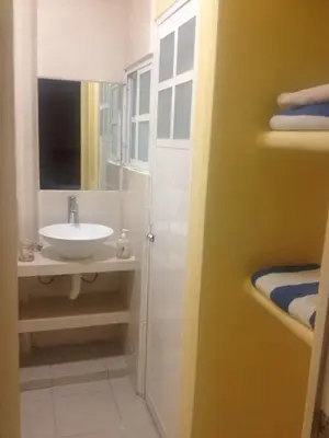 Un baño de DEEP OCEAN Zona Diamante Acapulco