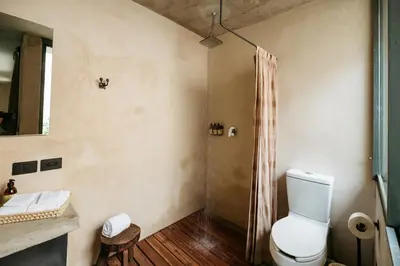 Un baño de Becino