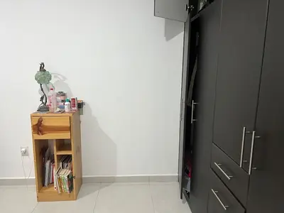 Biblioteca en el apartamento