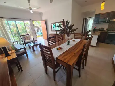 Una cocina o zona de cocina en Tortugas uno cero tres