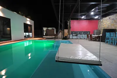 Piscina en o cerca de Uncle Roy's house